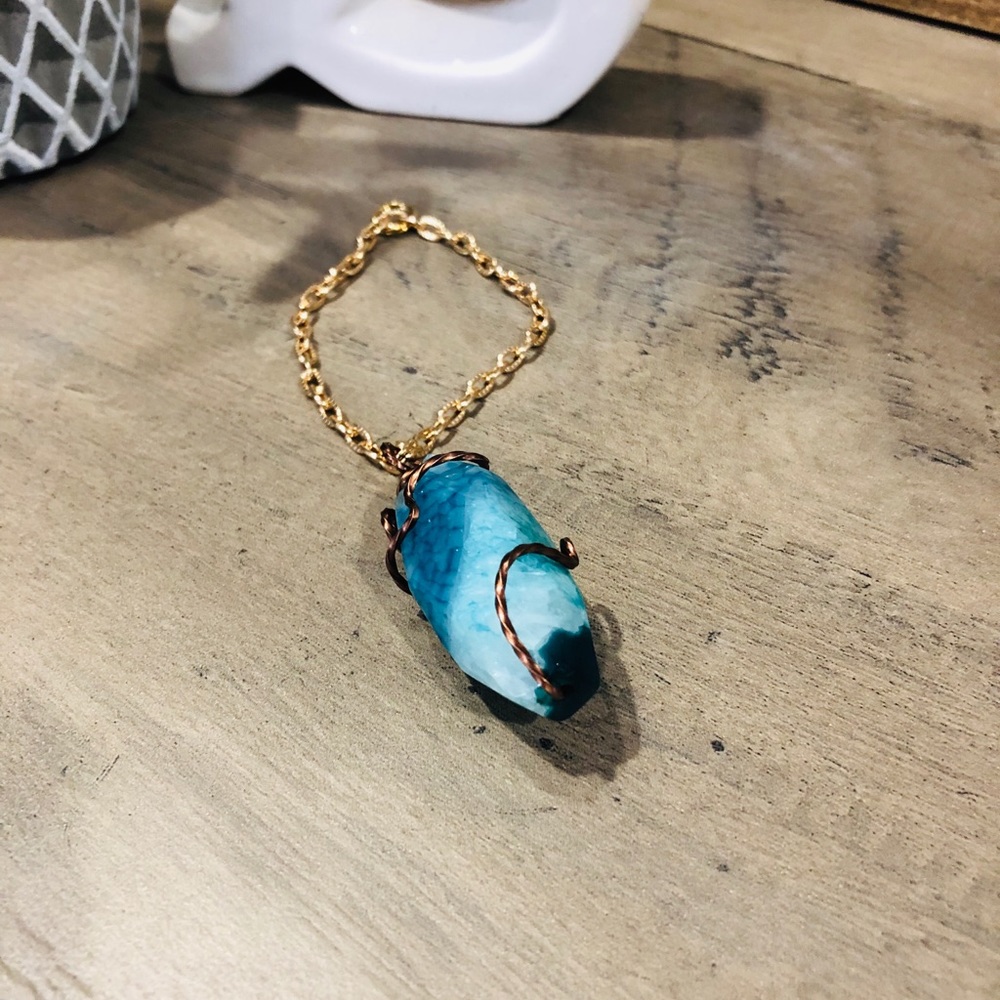 Keychain with a beautiful turquoise stone 🧚🏻‍♂️